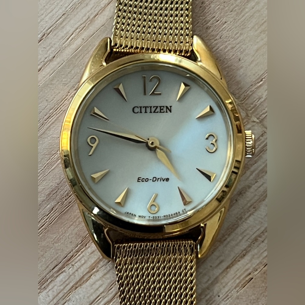 Citizen Eco-Drive Solar Ladies Watch Pearl White Dial Gold Tone Mesh Bracelet